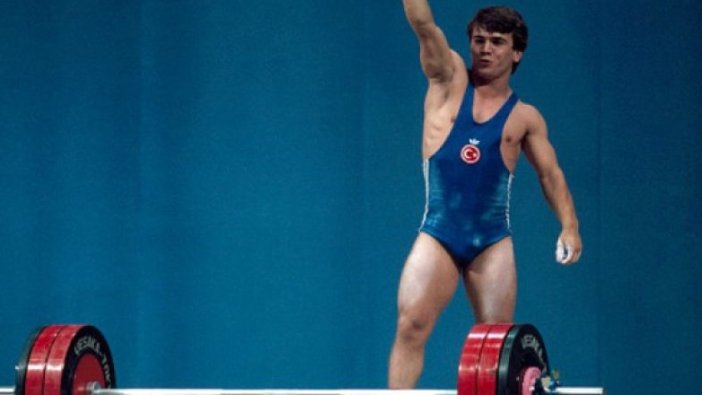 Süleymanoğlu'nun 13 madalyası kayıp