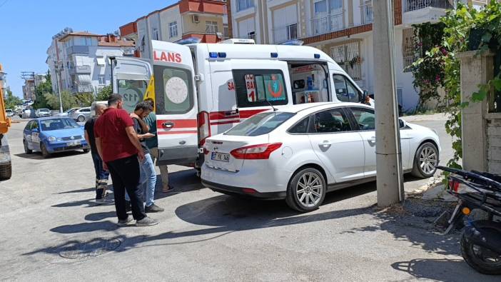 Motosiklet otomobille çarpıştı: 1 yaralı