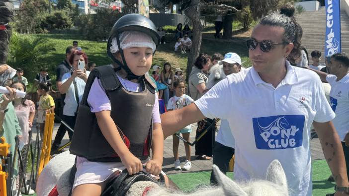 Zonguldak'ta çocuklar atlarla eğlenceli anlar yaşadı