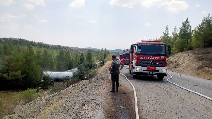 Denizli'de LPG yüklü tanker devrildi