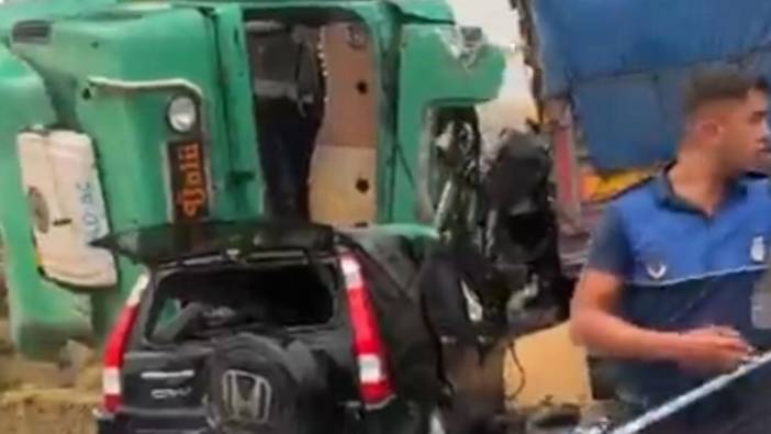 Afyonkarahisar'da 9 araçlı zincirleme kaza: 2 ölü, 12 yaralı