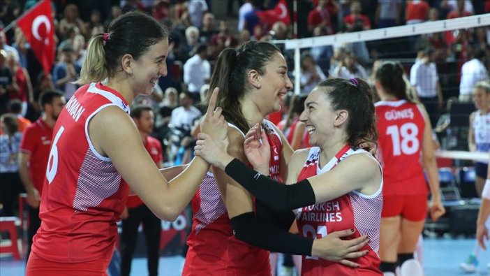 Türkiye filede 16 yıl sonra final peşinde