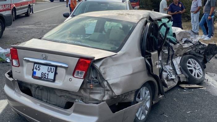 İzmir'de feci kaza: 2 ölü, 3 ağır yaralı