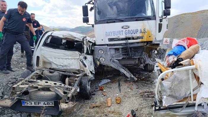 Erzurum'da feci kaza: 3 ölü, 2 yaralı