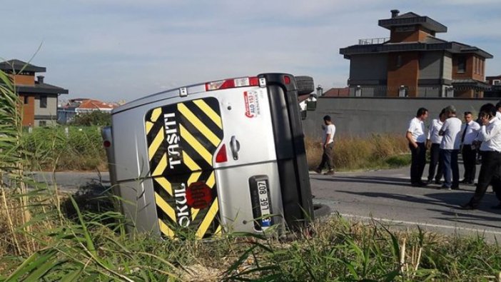Beylikdüzü'nde okul servisi kaza yaptı