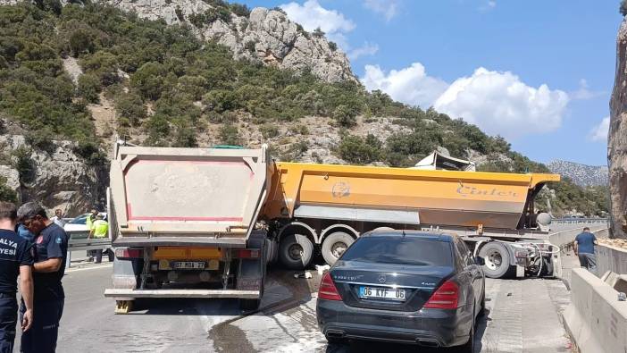 Korkuteli-Antalya karayolunda iki tır çarpıştı: 3 yaralı
