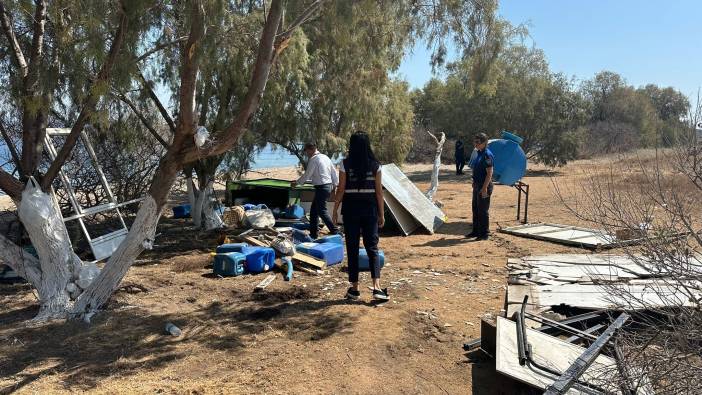 Bodrum'da adadaki kaçak kulübe söküldü