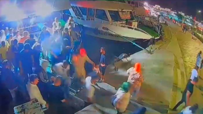 Fatih'te dehşet anları: Anne ve çocuğu tur teknesinden denize düştü