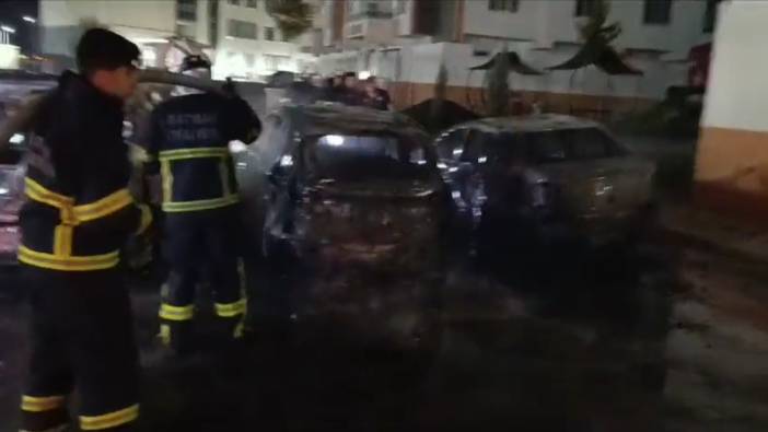 Batman'da 3 araç alev alev yandı