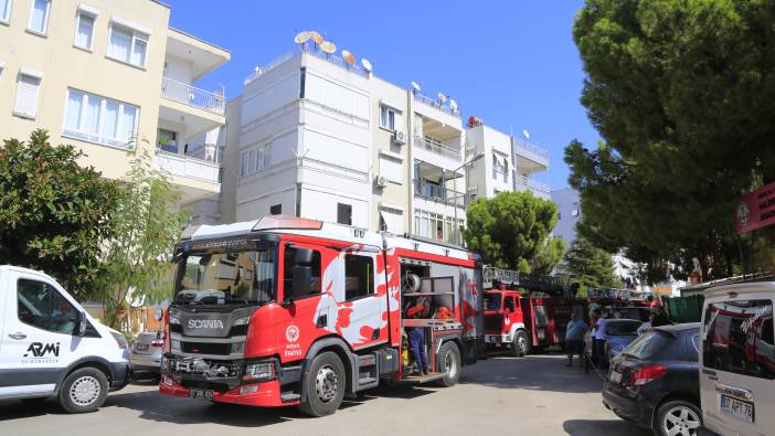 Antalya’da klimadan çıkan yangın apartmanda panik yarattı