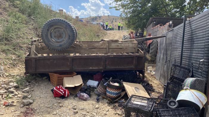 Manisa'da üzüm işçilerini taşıyan traktör devrildi: 11 yaralı