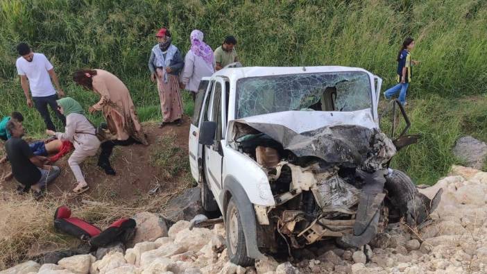 Şanlıurfa'da yolcu minibüsü ile hafif ticari araç çarpıştı: 1 ölü, 8 yaralı