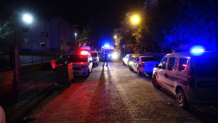 Komşuların bıçaklı kavgası kanlı bitti