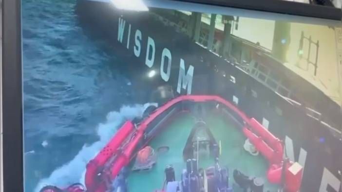 İstanbul Boğazı'nda 2 yük gemisi çarpıştı