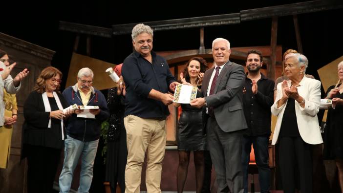 Bursa Şehir Tiyatrosu'ndan görkemli prömiyer