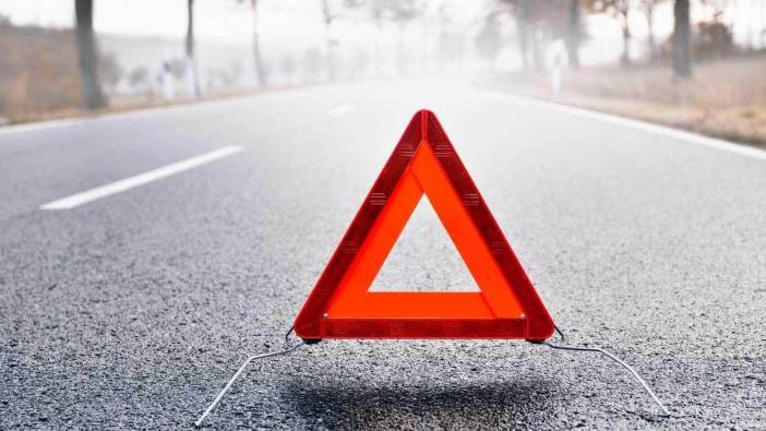 Ankara'da belediye personelini taşıyan pikap duvara çarptı!