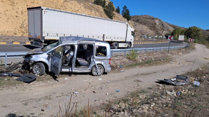 Çankırı'da hafif ticari araç devrildi: 5 yaralı