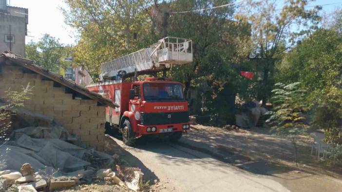 Alevlerin arasında kalan güvencinleri vatandaşlar kurtardı