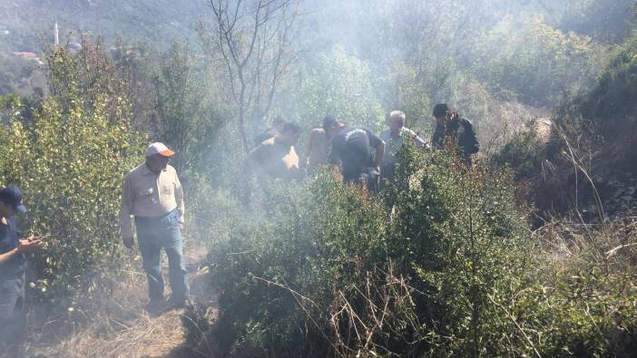 Evinin önünde yaktığı ateş yangın çıkardı