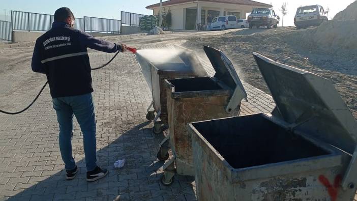 Bozdoğan Belediyesi'nden çöp konteyneri temizliği çalışmaları devam ediyor