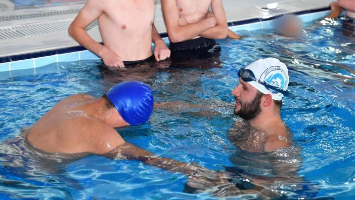 Trabzon'da özel gereksinimli öğrencilere yüzme dersleri