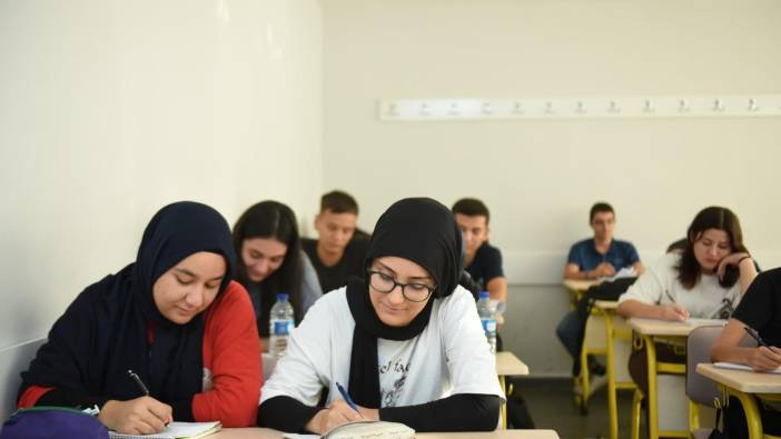 Kepez’den öğrencilere YKS’ye hazırlık desteği