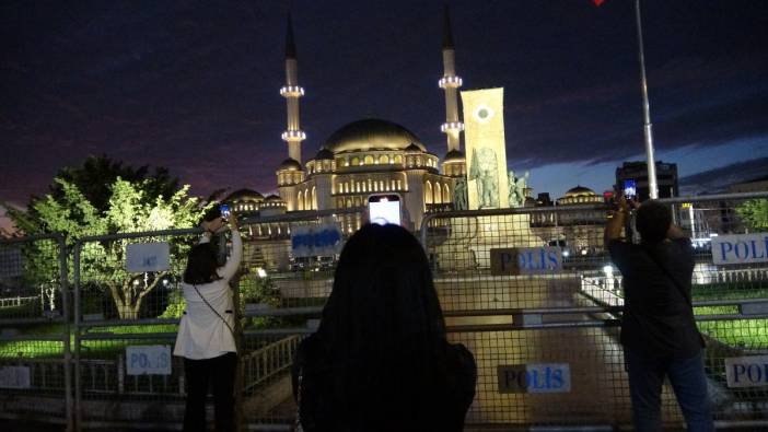 İstanbul’da bulutların oluşturduğu manzara mest etti