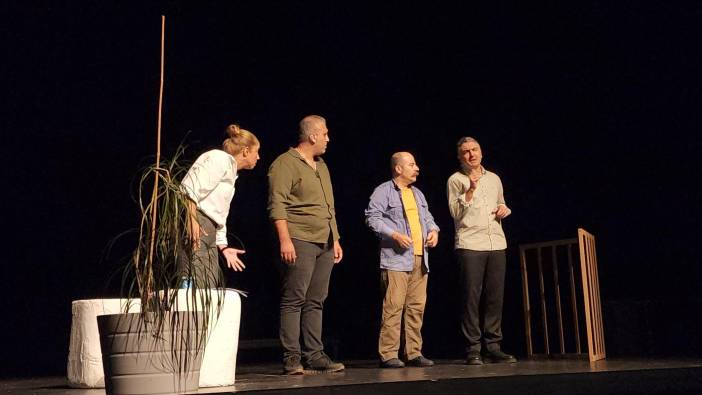 Yenişehir Belediyesi Şehir Tiyatrosu Maltepe’de sahne aldı