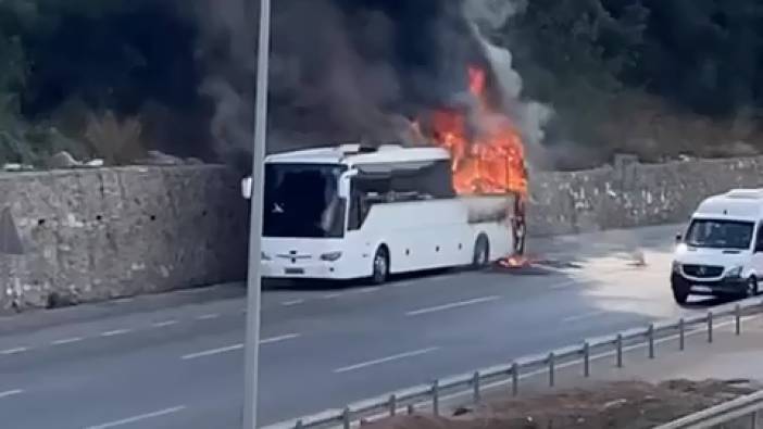 Bursa'da otobüs cayır cayır yandı