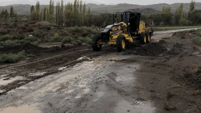 Selden kapanan yollar ulaşıma açıldı