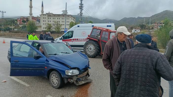 Tokat'ta otomobil ile traktör çarpıştı: 4 yaralı