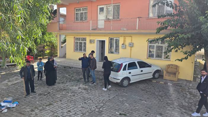 Elazığ'da minibüs ile otomobilin çarpıştı: 3 yaralı