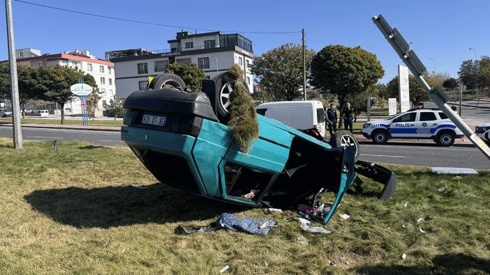 TIR ile çarpışan  otomobil ters döndü: 4 yaralı