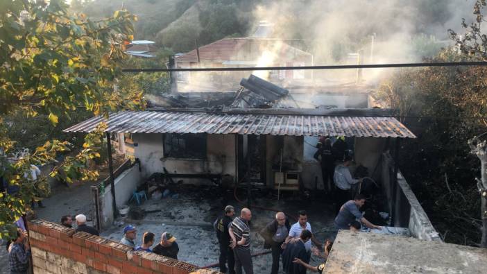 Cami imamının lojmanı çıkan yangında küle döndü