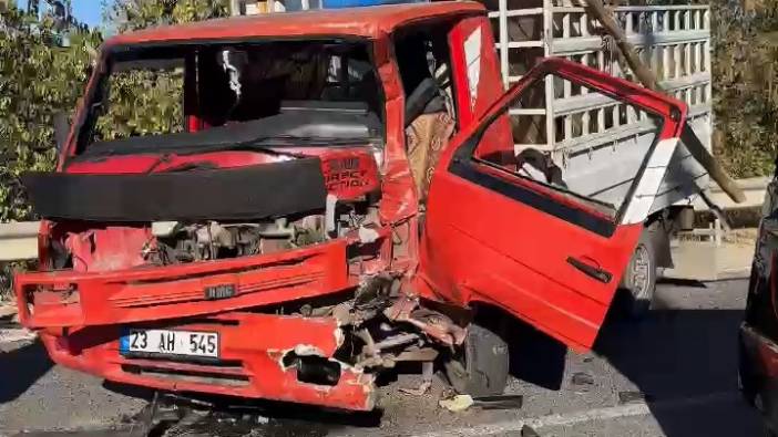 Elazığ’da minibüs ve pikapın karıştığı kazada 1 kişi yaralandı