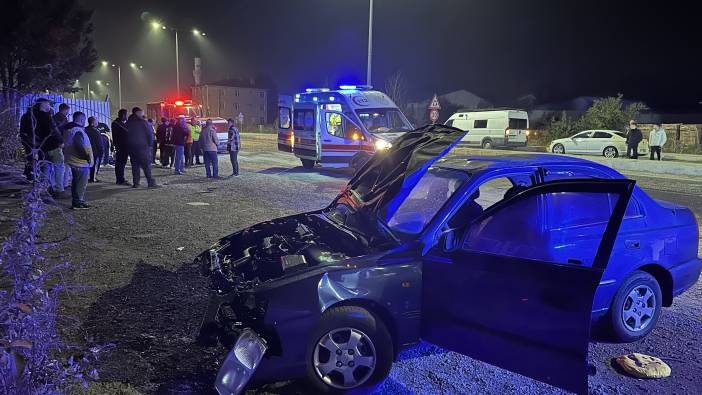 Önce bariyere sonra duvara çarptı: 1'i ağır, 5 yaralı