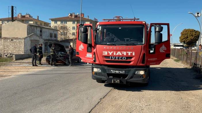 Edirne'de seyir halindeki otomobil alev aldı!