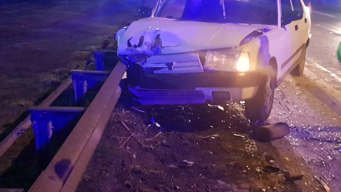 Bolu'da 2 araç birbirine girdi: 2 yaralı