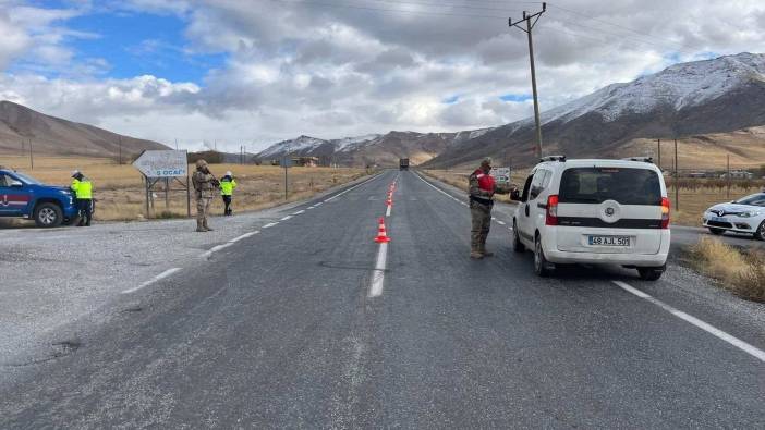 Van’da Jandarma Operasyonlarında 14 Kişi Tutuklandı