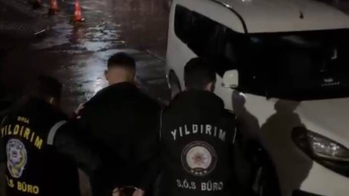 Polise sahte kimlik gösterdi yakayı ele verdi