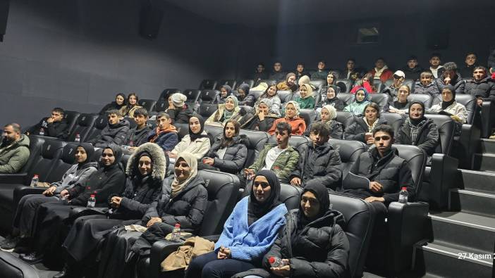 Bingöl'de polis ekipleri öğrencileri sinemaya götürdü