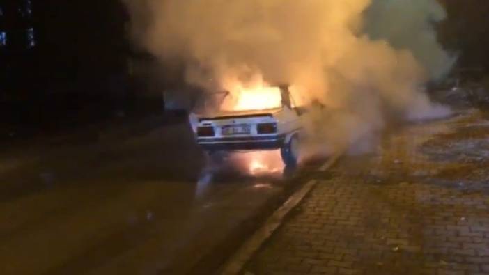 Kahramanmaraş’ta bir otomobil alevlere teslim oldu