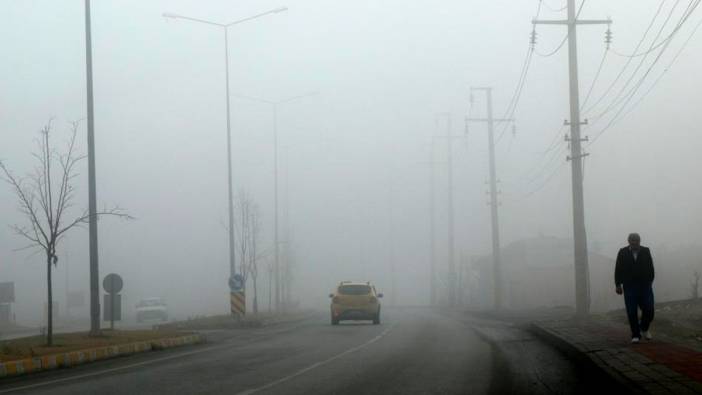 Erzincan'da sis etkisini artırdı! Sürücüler zor anlar yaşadı
