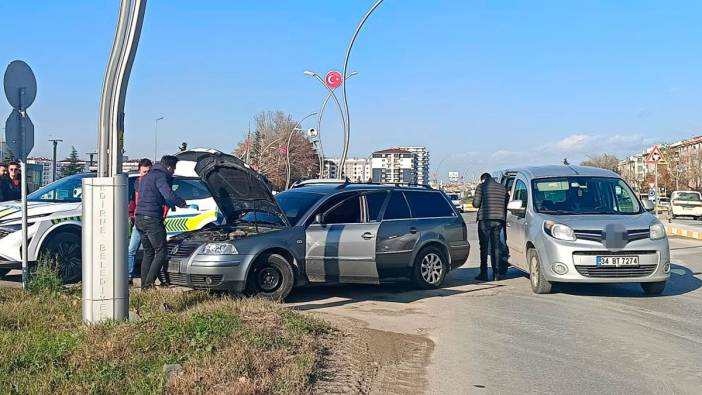 Türkiye'ye girmeye çalışan ikiz plakalı araç polise takıldı: 2 gözaltı