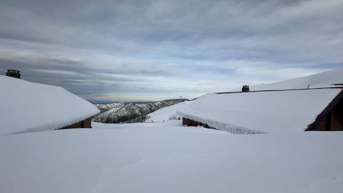 Handüzü Yaylası'na 172 santimetre kar yağdı