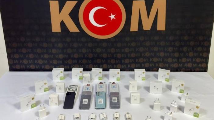 Bingöl’de kaçak telefonlar ve aksesuarları ele geçirildi