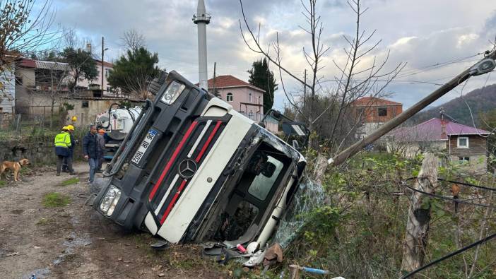 Kastamonu'da beton mikseri devrildi! Sürücü yara almadan kurtuldu