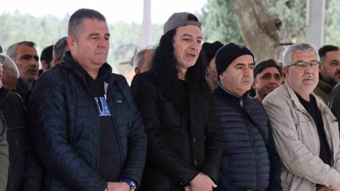 Şarkıcı Murat Kekilli’nin annesi toprağa verildi