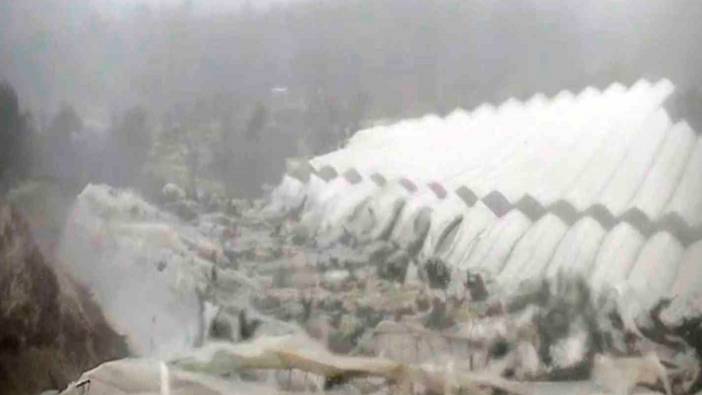 Manavgat'ta hortum muz seralarını yıktı! Çiftçiler zararın telafisi için destek bekliyor