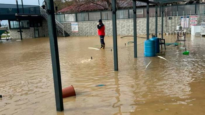 Erdek'te su baskını! İtfaiye ekipleri müdahale etti